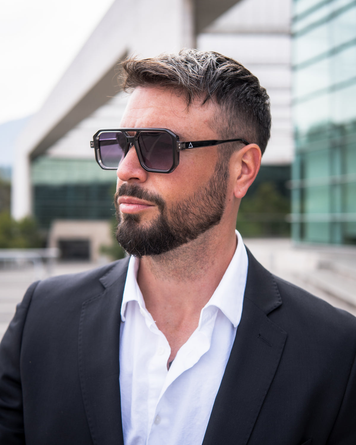 CASSIS BLACK | BLACK MIRROR