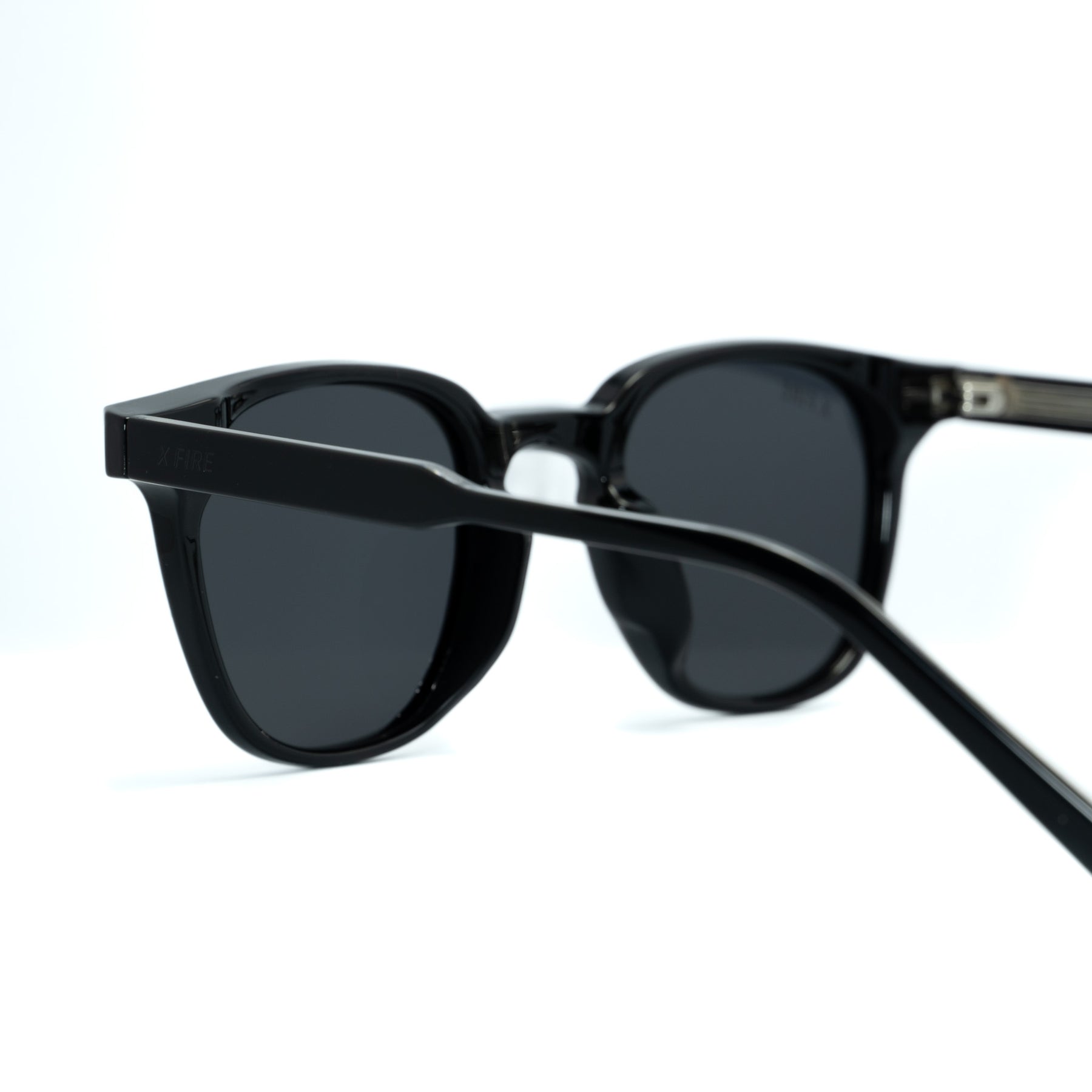 GRECO PLUS BLACK | BLACK MIRROR