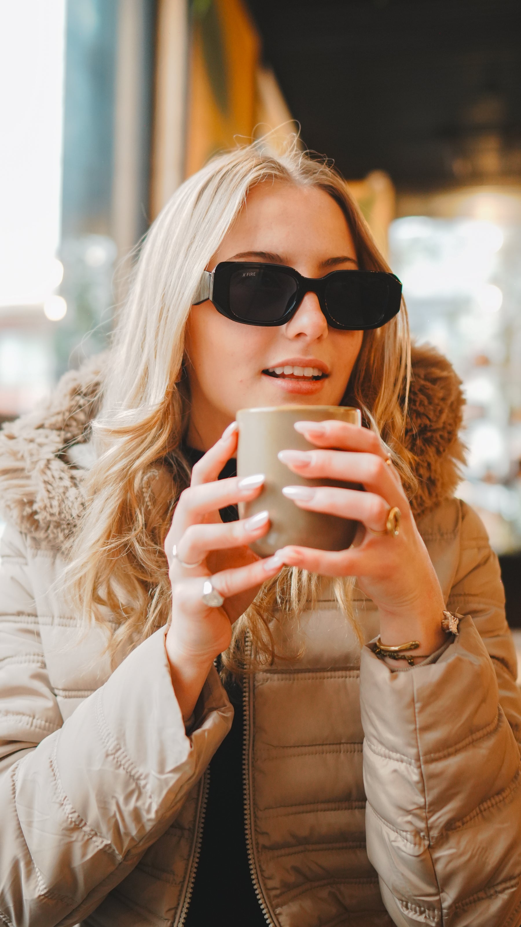 BOMBAY BLACK | BLACK MIRROR