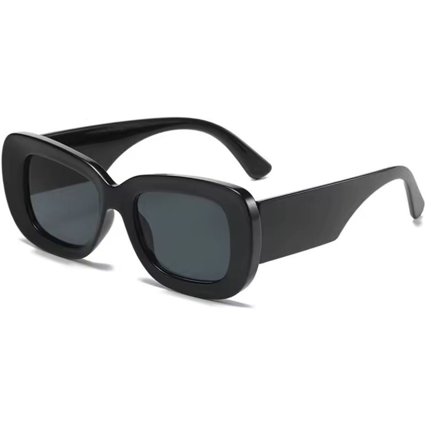 AMADORA BLACK | BLACK MIRROR