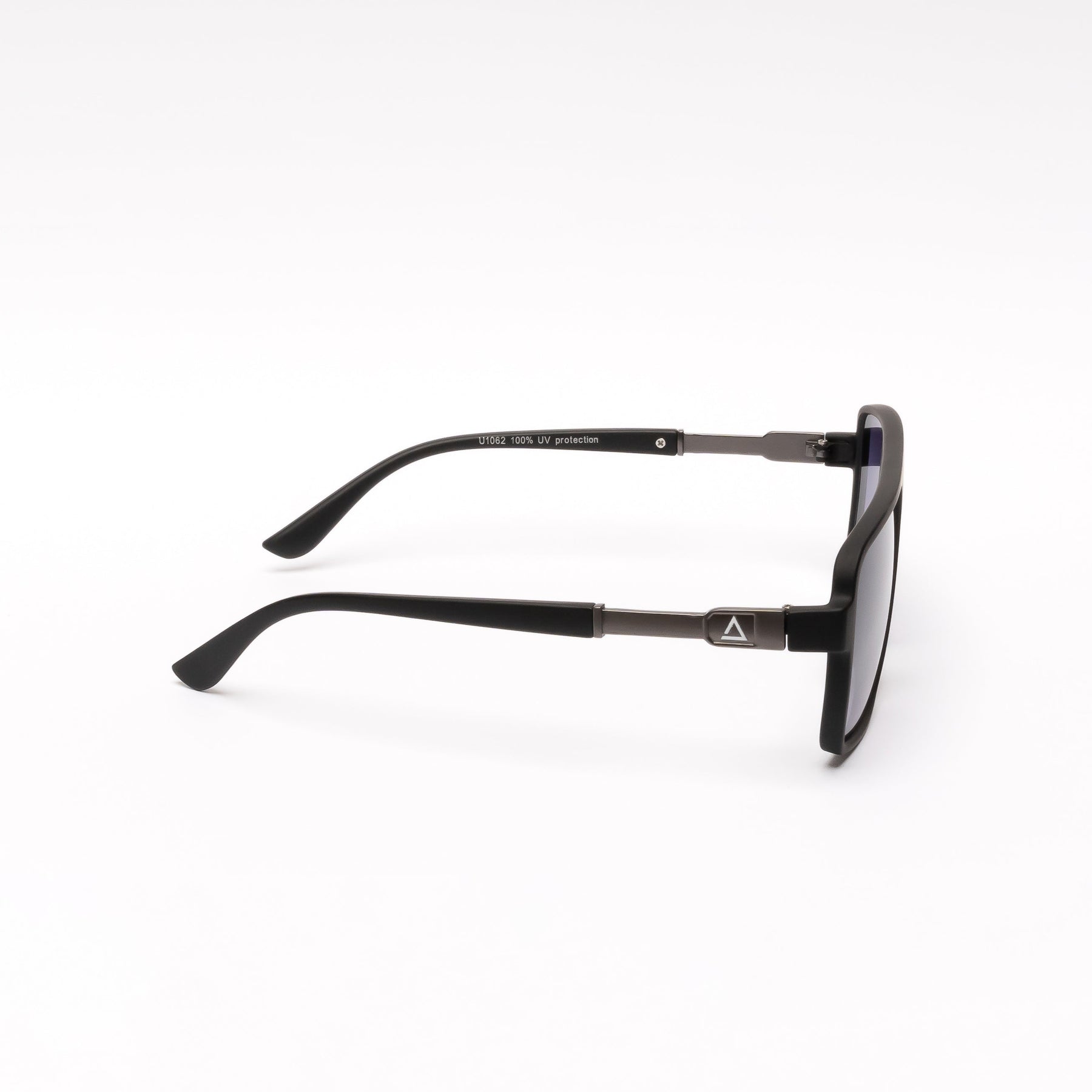 MONTANA BLACK | BLACK MIRROR